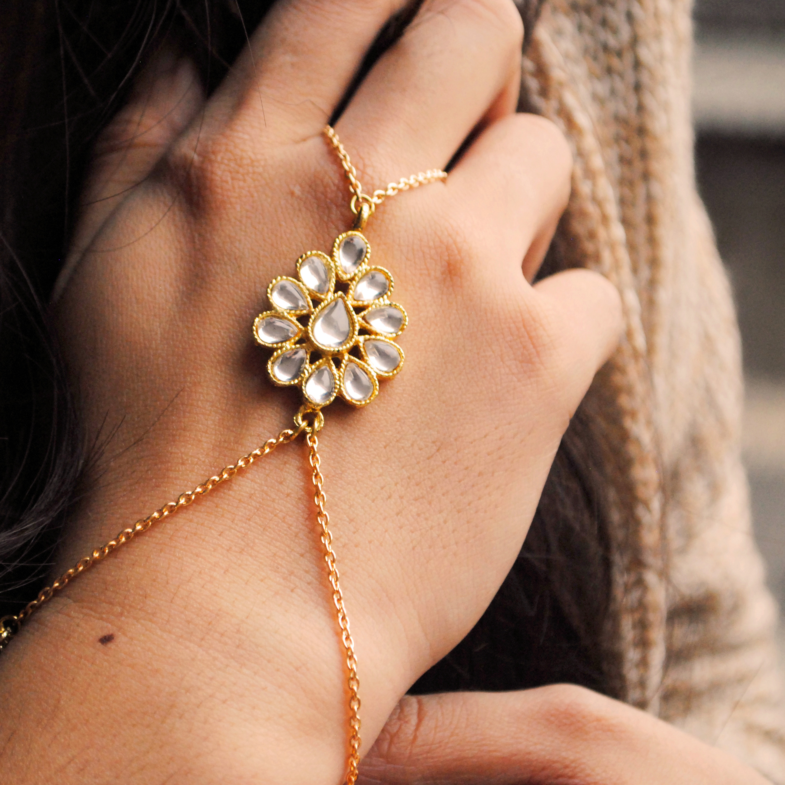 Kundan Haathphool Bracelet