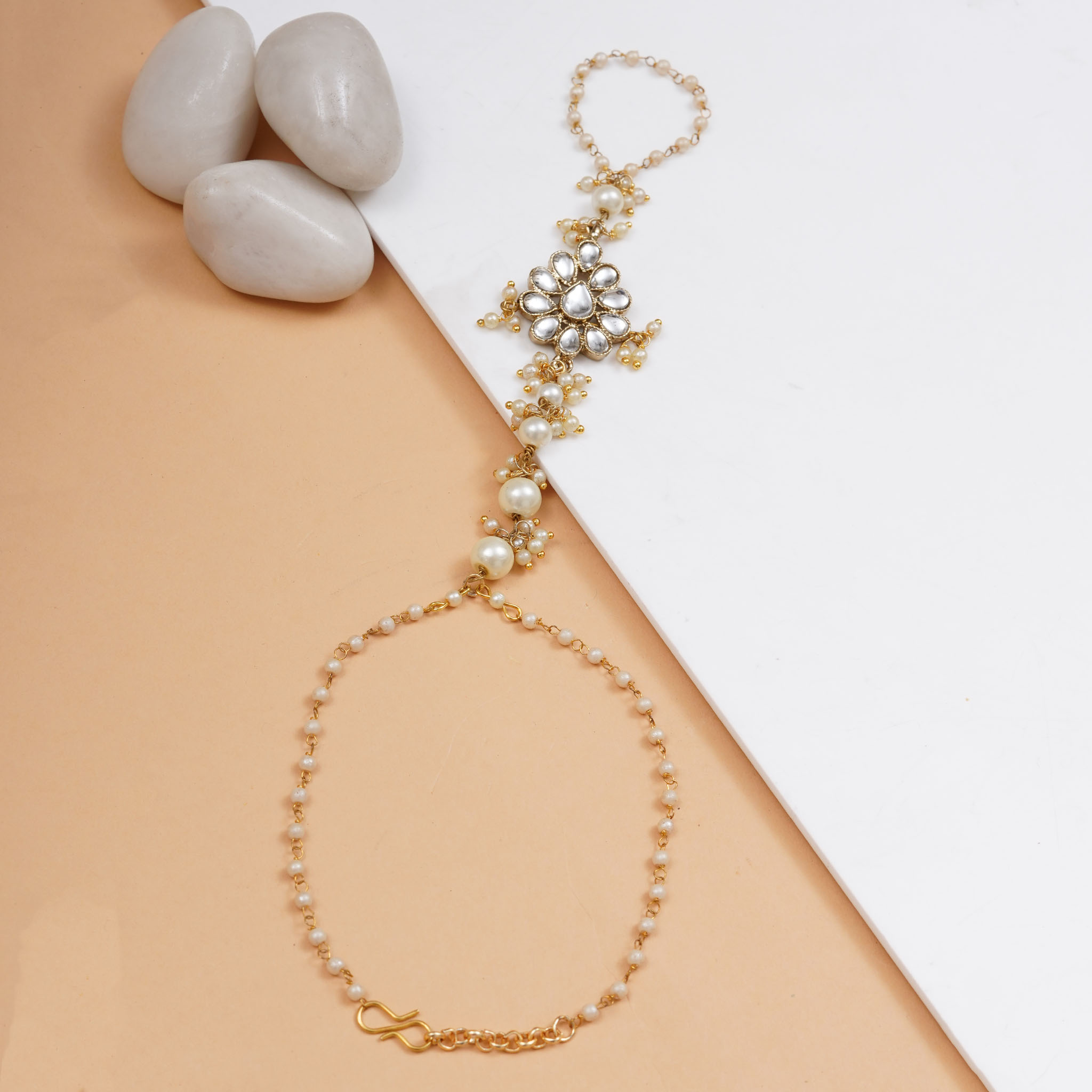 Kundan Pearl Haathphool Bracelet