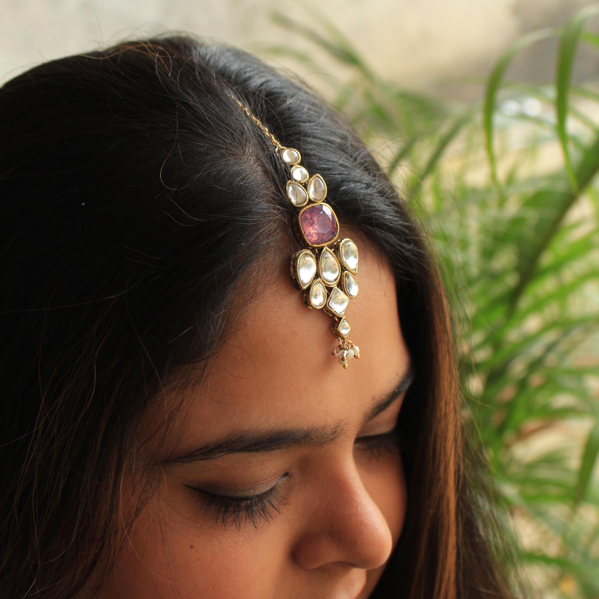 Kundan Paradise Maangtikka