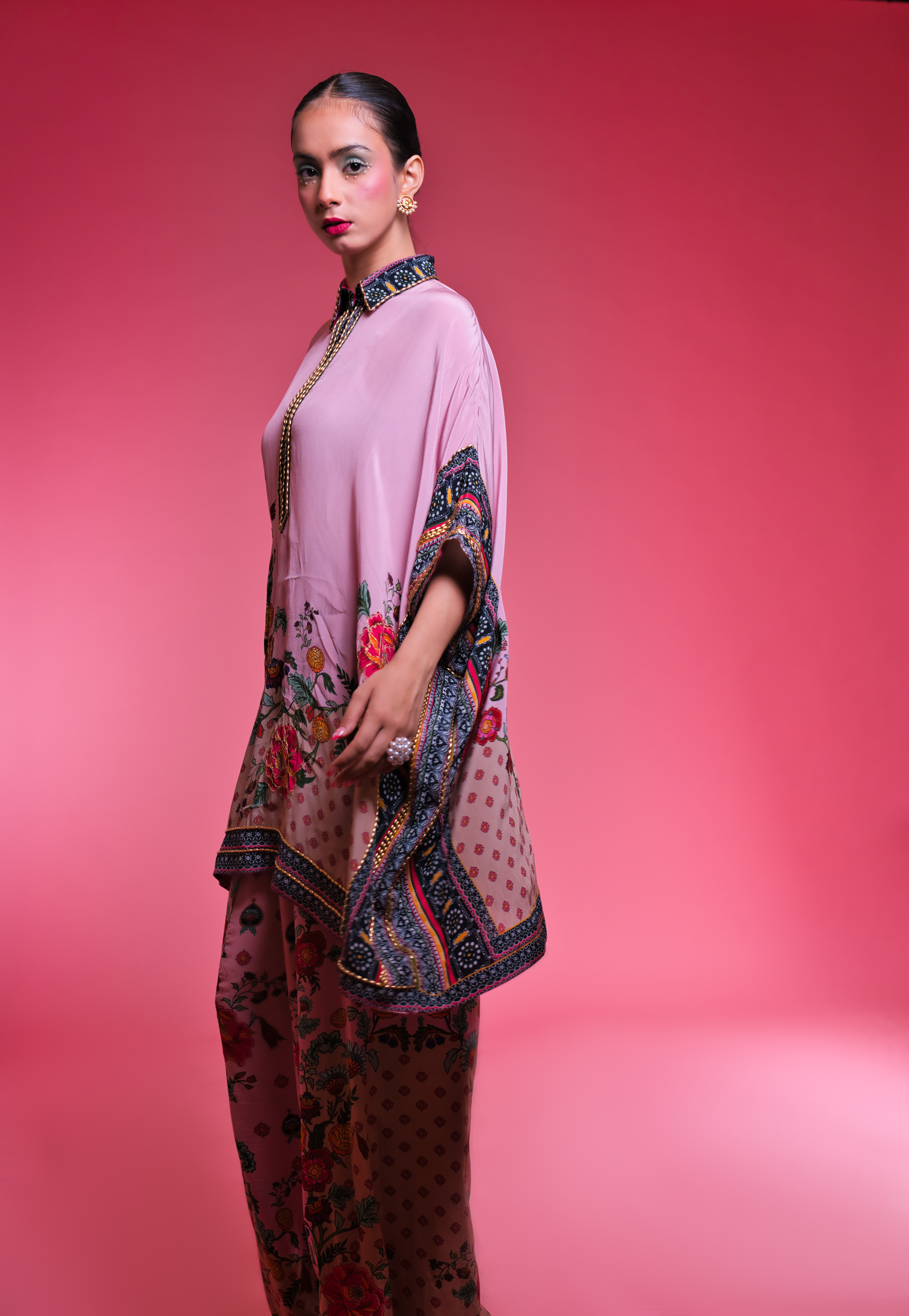 Gulaabi Phool Coord with Paan Pants