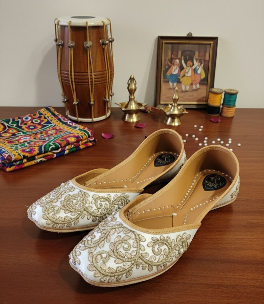 White & Gold Zari Floral Jutti